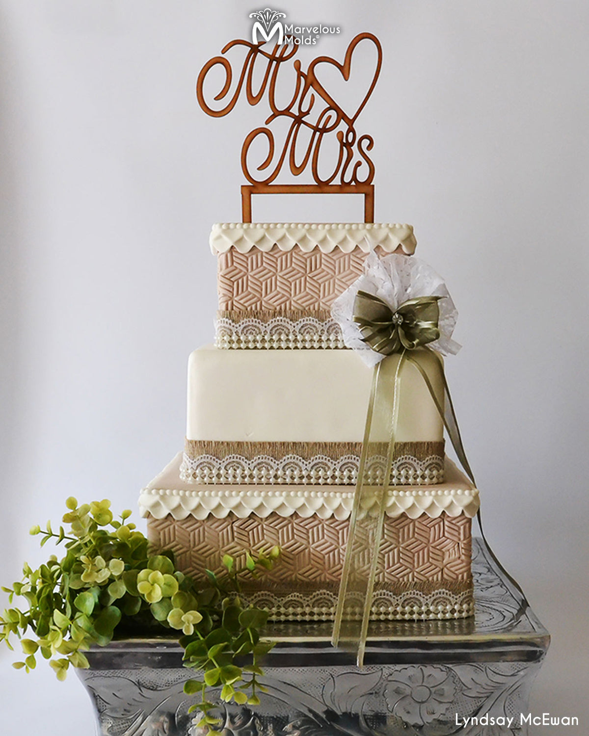 Classy Vintage Wedding Cake Decorated with Marvelous Molds Ruffle Border Silicone Mold