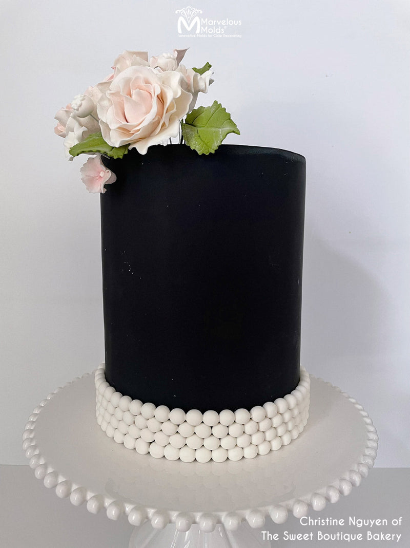 Classy Black and White Wedding Cake Decorated with the Marvelous Molds PinchPro Pearls 10mm