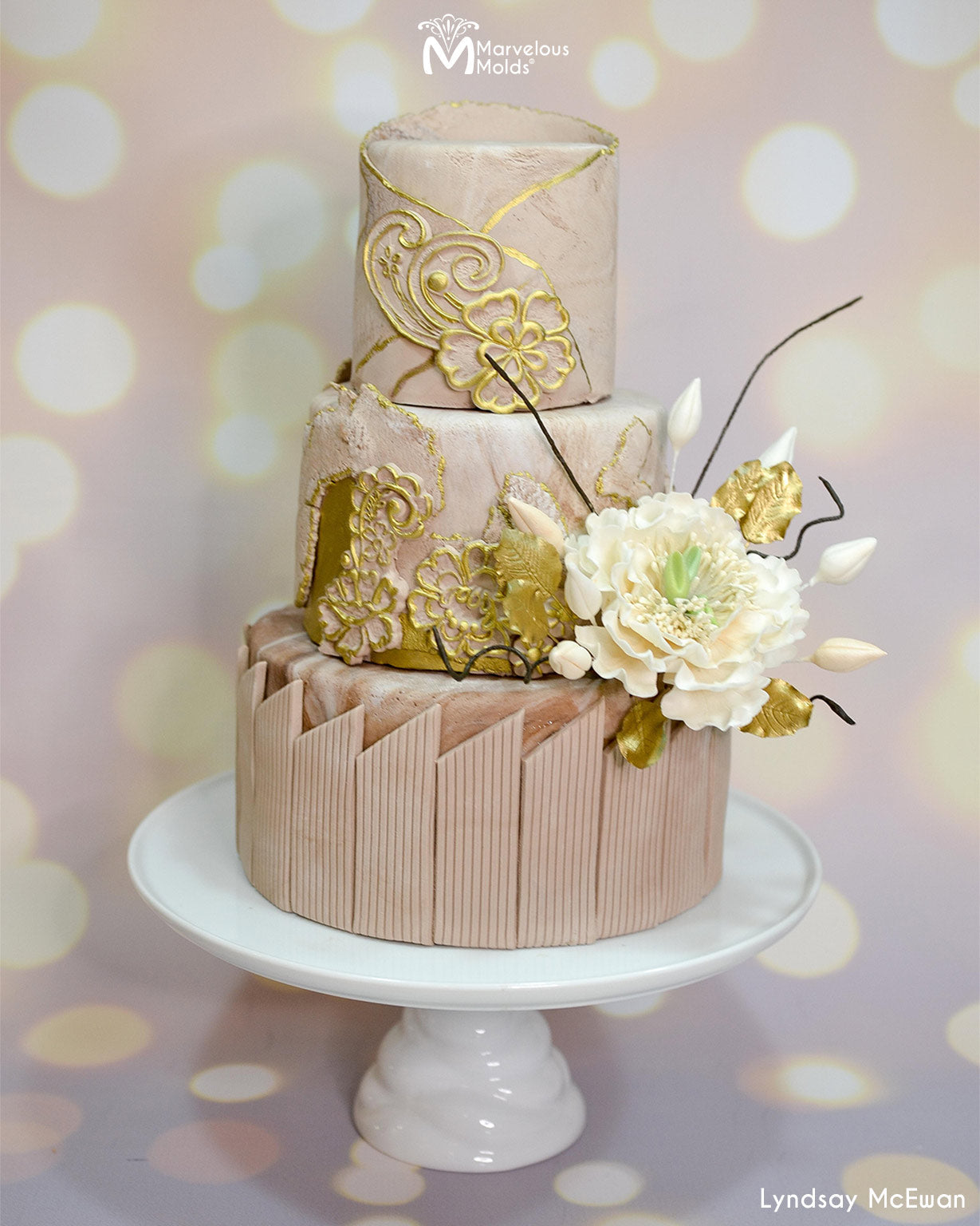 Decorating a Fluted Cake